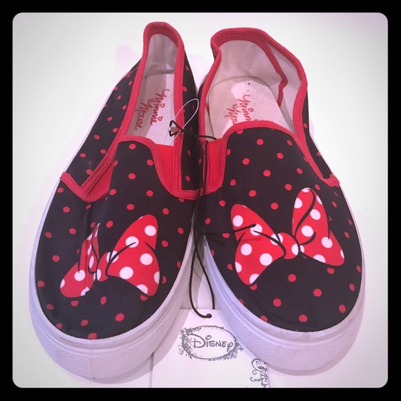 Shoes - NWT Disney Minnie Mouse Slip On Sneakers Sz 10